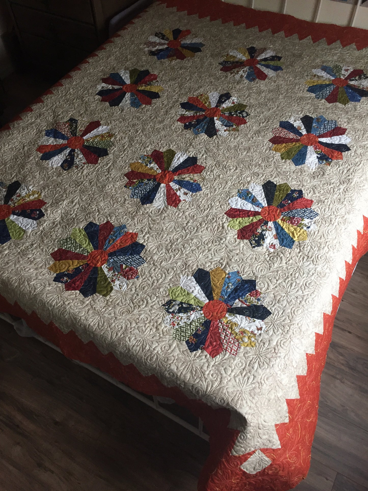 Dresden Plate quilt pattern 78" x 94"